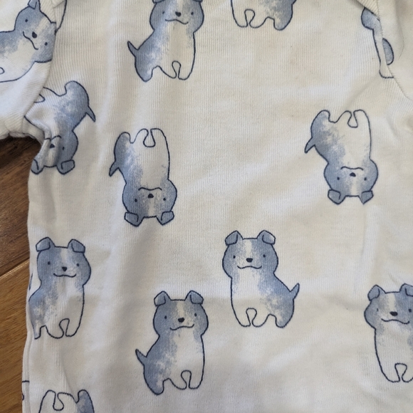 6/$22. 🐶 2pc bulldog onesie and pants. Matching set. Child of mine - Picture 3 of 6
